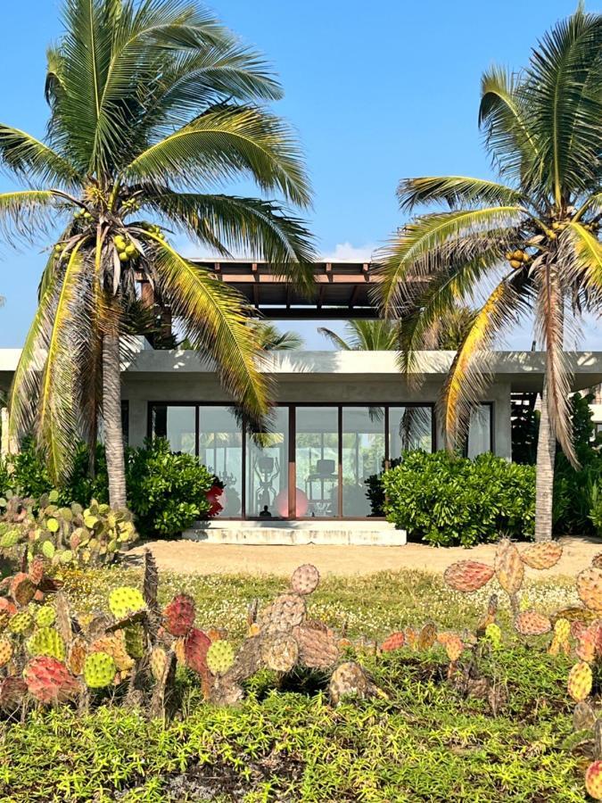 Marea Beachfront Villas Zihuatanejo Kültér fotó