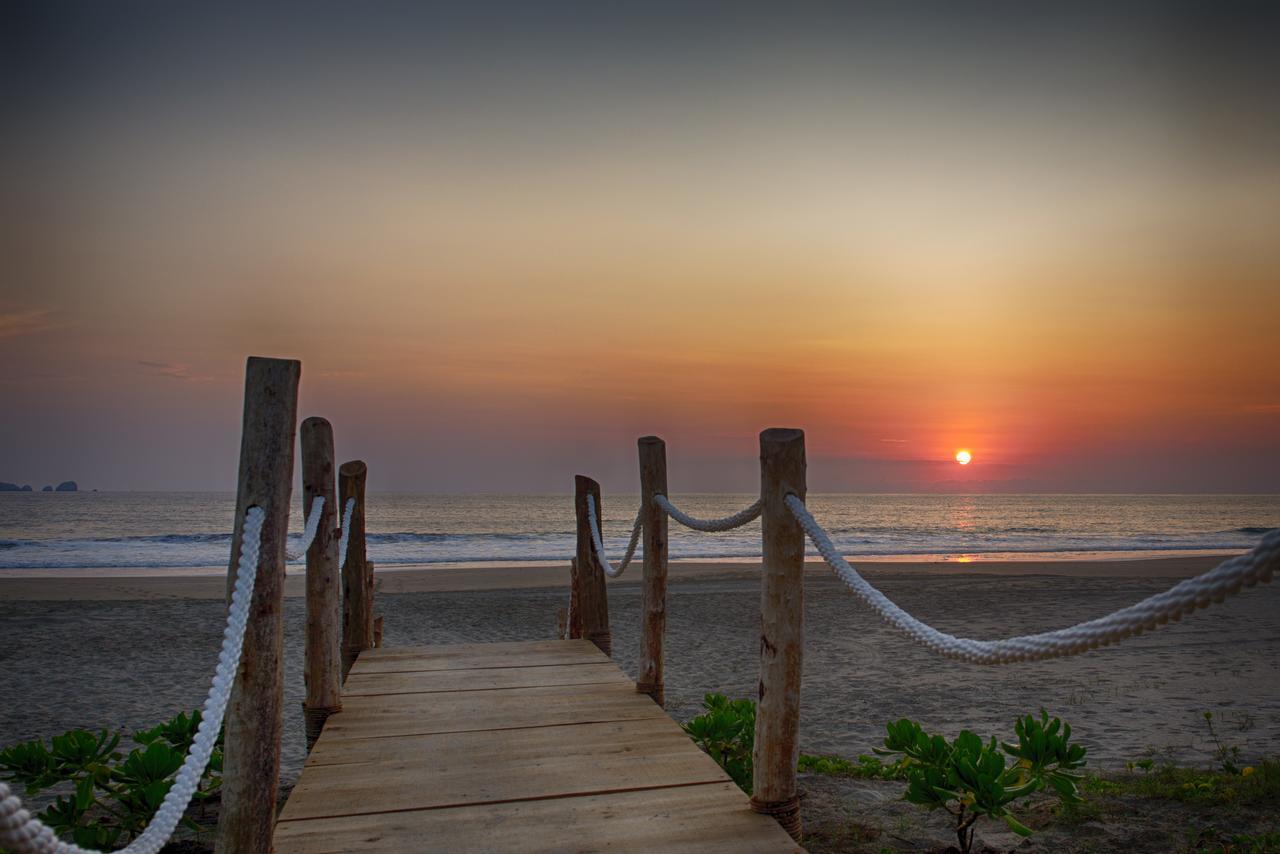 Marea Beachfront Villas Zihuatanejo Kültér fotó